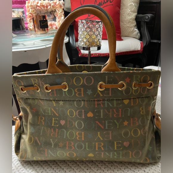 Ladies vintage Dooney & Bourke vintage handbag in excellent condition - Picture 2 of 6